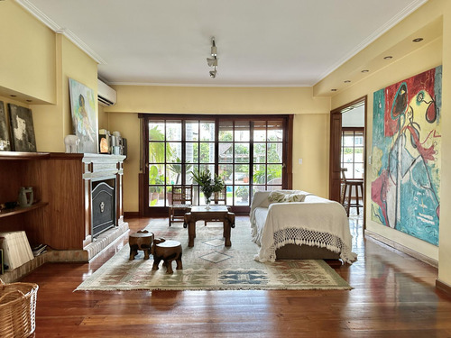 Espectacular Casa En Acassuso De Av. Libertador Al Rio.