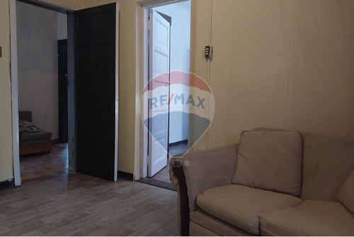 Casa En Venta Ñuñoa, 5d + 4b + 3est, Suarez Mujica