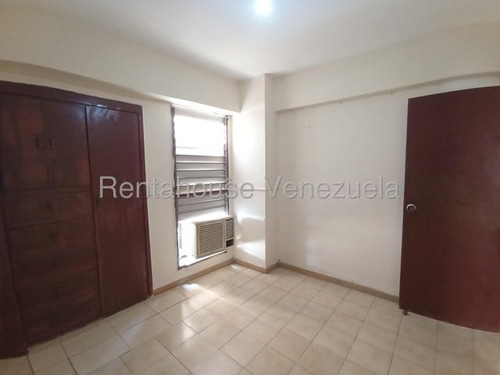 Vendo Apartamento En Torre Venaragua Maracay 25-19961 Hp