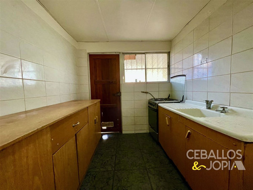 Casa En Venta De 7 Dorm. En Quilpué