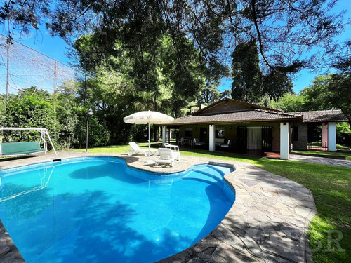 Venta Casa Con Parque Y Piscina- Parque Leloir