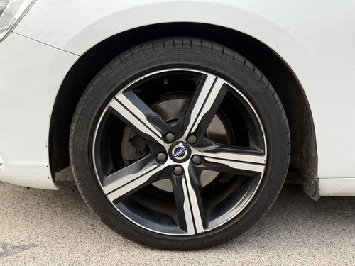 Volvo S60 T5 R-Design Plus Auto