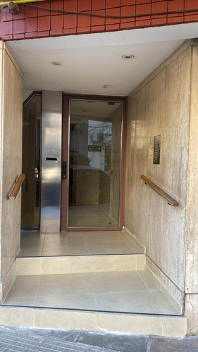 Oportunidad ! Departamento En Venta De 3 Ambientes Con Patio