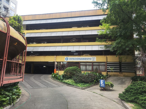 Venta Imperdible Cochera Sobre Av Rivadavia Moron