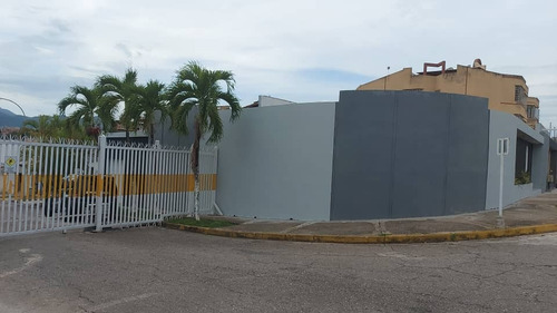 Imagen 28 de 28 de Casa De Esquina En Venta En Urbanización El Bosque Con Vigil
