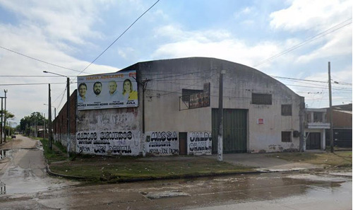 Galpón De 750 M2 + Terreno Con Contrapiso De 607 M2 En Venta, Av. Jujuy Al 1700, Smt
