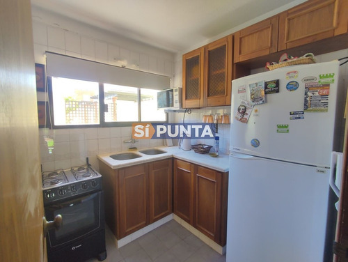 Imagen 11 de 27 de Apartamento En Venta 2 Dormitorios, Frente A Playa El Emir