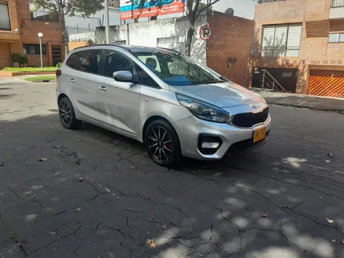 Kia Carens 2.0 Suv MT