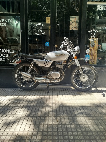 Suzuki Ax 100