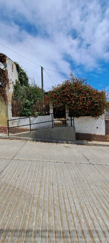 Terreno Con Doble Casa, Terraza Y Vista Espectacular Al Mar