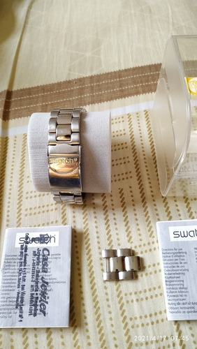 Imagen 5 de 5 de Reloj De Acero Marca Swatch Para Caballero