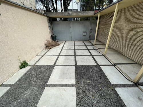 Imagen 3 de 12 de Casa Sola Para Remodelar - Uso Habitacional Hasta 6 Depas