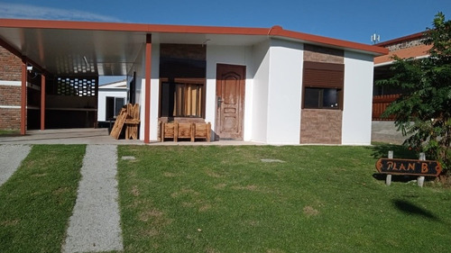 Imagen 8 de 29 de Alquilo Casas En Termas De Almirón, Nuevas, Con Excelente Ubicación Y Equipadas Para Disfrutar Con Piscina Propia, Parrilleros Techados Y Cocheras, Excelente Opción Para Tus Vacaciones. Llámame