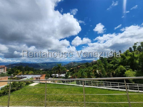 Estupenda Casa En Venta En Alto Hatillo. N E G O C I A B L E