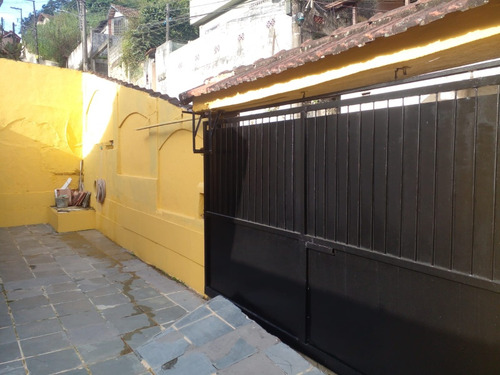 Casa 2 Qts Próximo A Praça Pasteur
