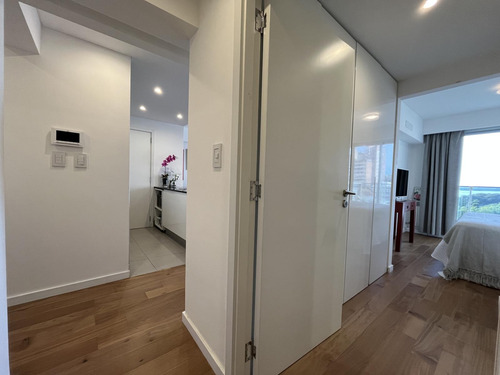 Departamento De 1 Dormitorio Con Comodín, Vista Al Río Y Amenities