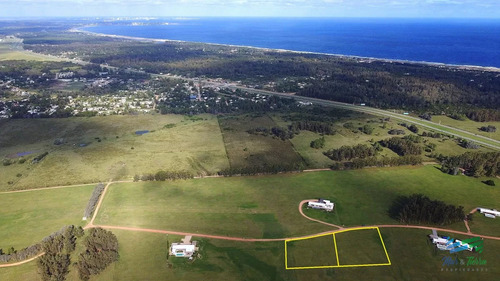 Venta De Terreno Con Gran Superficie En Laguna De Los Cisnes Sobre Ruta Interbalnearia