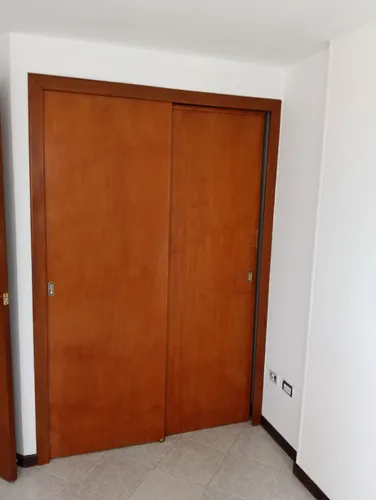 Apartamento En Venta En Loma De Los Bernal. Cod V12481