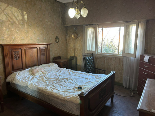 Casa En Venta De 3 Dormitorios C/ Cochera En Villa Floresta