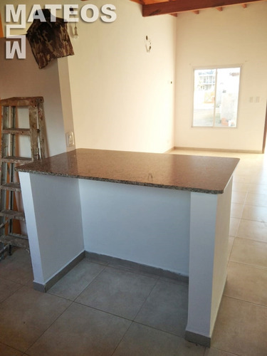 Imagen 5 de 14 de Venta Chalet Mar Del Tuyu 69 E/ 6 Y 7