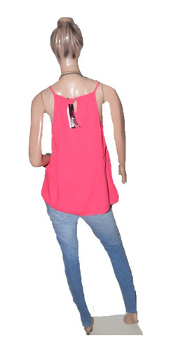 Cuesta Blanca Musculosa Modelo Borgia Fucsia