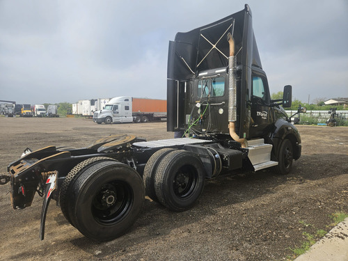Tracto Camión Kenworth T680 Año: 2015 Paccar Gm109079