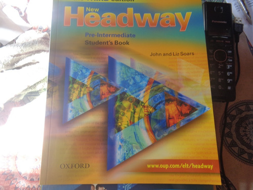 New Headway Pre-intermediate  Student´s Book -3edition  