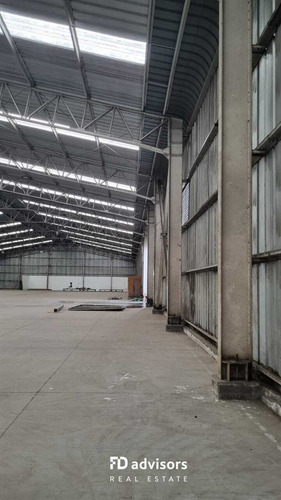 Arriendo De Bodegas En Centro Logístico 4000 M2 - Cabrero