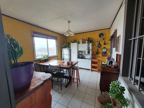 Oportunidad Única: 2 Casas Vista A La Bahía De Valparaíso