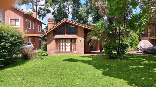 Casa En Venta En Country Club El Carmen