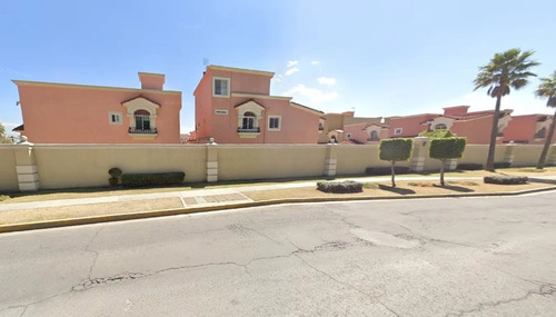 Casa Con Excelente Ubicación Y Seminueva Arf