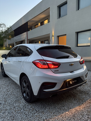 Cruze Lt