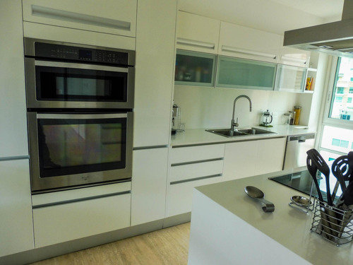 Ss: Vende Apartamento 24-6297 En Mesetas De Santa Rosa De Lima De 220 M2, 4h/3b/3pe