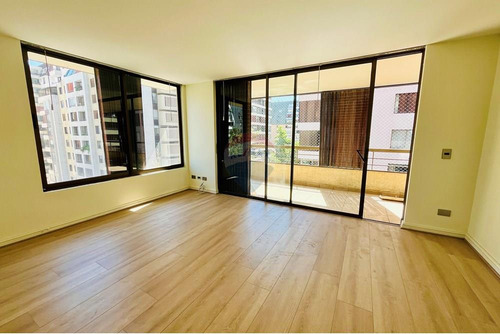 Espacioso Depto De 4 Dorm, 3 Bañ , 2 Estac Y Bod.