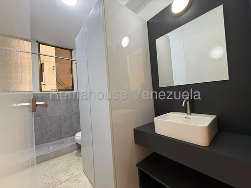 Alquiler De Apartamento En Chacao #25-24860