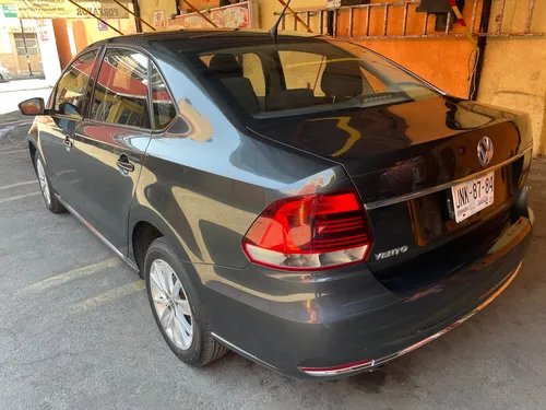 Volkswagen Vento 1.6 Confortline Mt