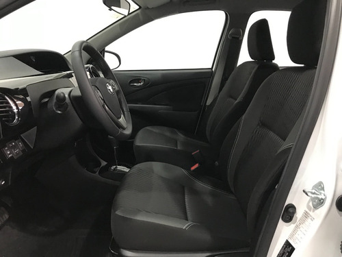 Imagen 11 de 17 de Chevrolet Onix