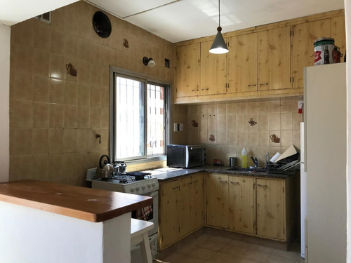 Imagen 3 de 9 de Casa Al Fondo! En Estratégica Ubicación!