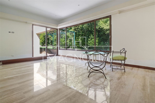 Casa En Venta De 5 Dorm. En Vitacura