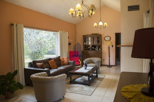 San Rafael - Para Vivir Todo El Año ! Casa En Venta.- Ref: 1126