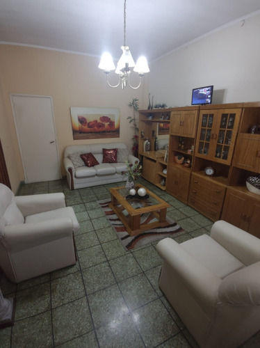 Oportunidad - Venta Casa 3 Ambientes Con Patio Y Cochera Grande - 190 M2 - Parrilla Y Quincho - Listo Para Mudarte- Villa Dominico, Avellaneda, Buenos Aires.