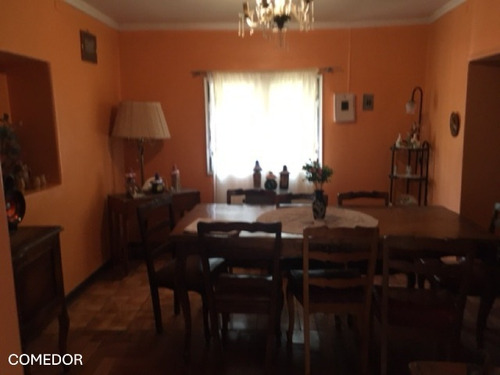 Amplia Casa En Pob. Granja. Sup.total 1002 M2. 382 M2 Const.
