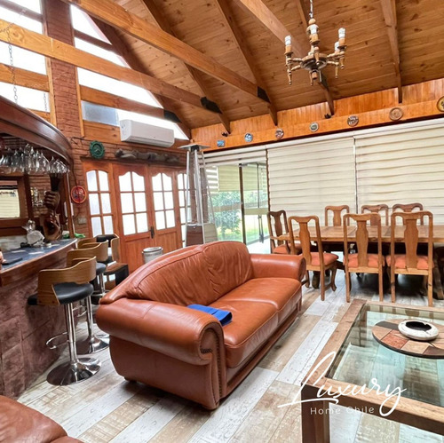 Amplia Casa En Condominio, Venta, La Reina.