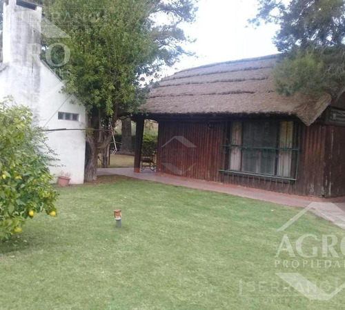 Venta Casa 3 Amb Con Piscina En Barrio Parque Sakura, Exaltacion De La Cruz Limite Con Pilar.