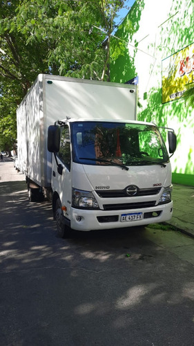 Camion Hino (toyota) 816 Con Caja ( No Iveco No Accelo )
