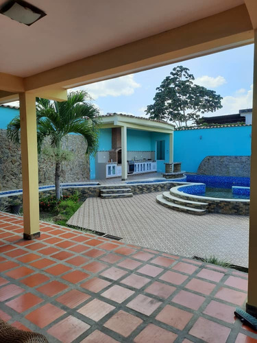 Imagen 13 de 14 de Casa En Venta Urb. Alberto Ravell Con Piscina