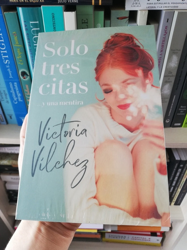 Libro Solo Tres Citas ...y Una Mentira - Victoria Vilchez 