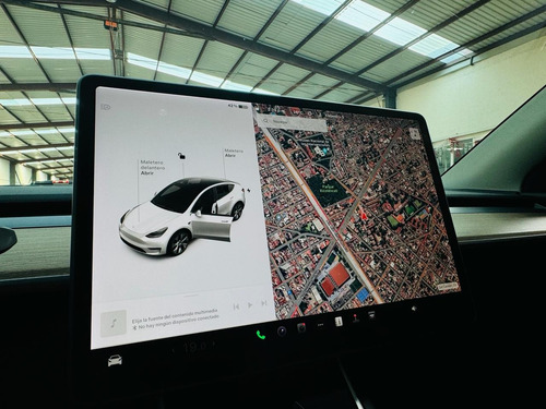 Tesla Model Y Manejo Autonomo 2020