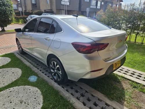 Chevrolet Onix 1.0T Premier Sedan At