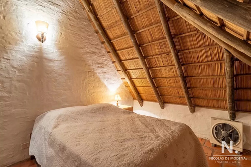 Hermosa Vista Y Comodos Espacios En Impecable Casa
